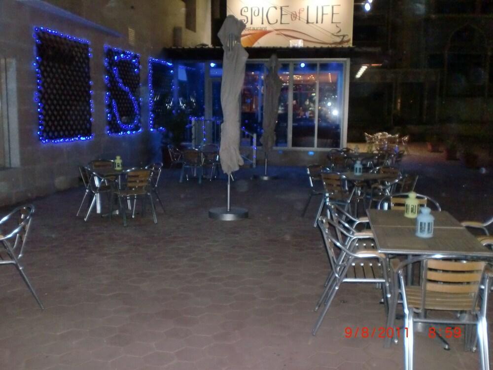 Spice Hotel Kuwait City Exterior foto